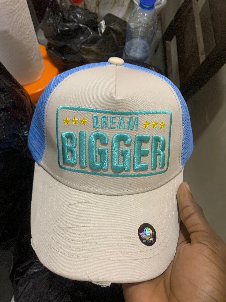 Casquette Trucker "Dream Bigger"