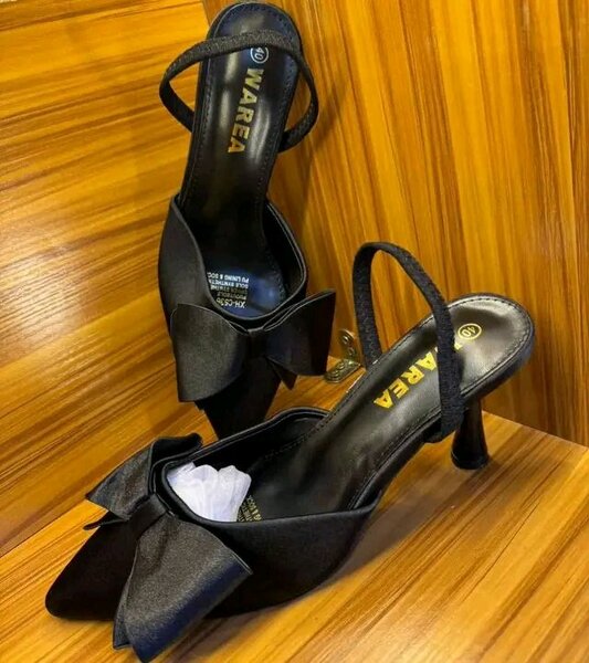 Sandales noires élégantes