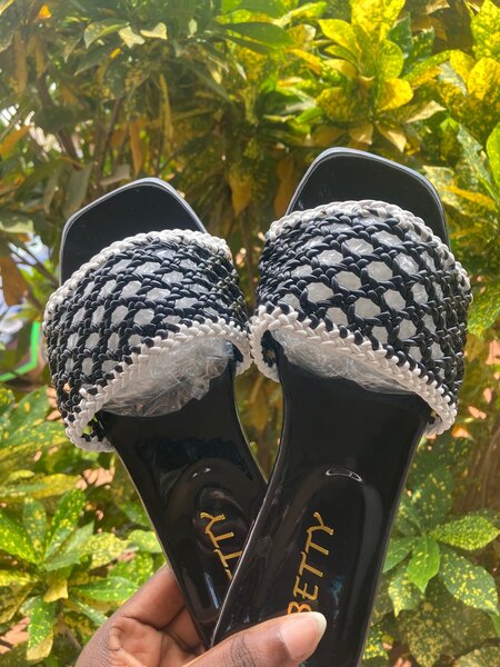 Ladies slippers