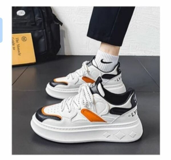 Baskets tendance blanche et orange