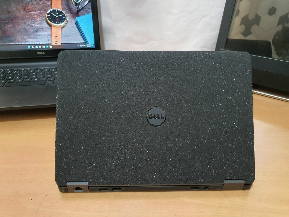 Latitude E7250