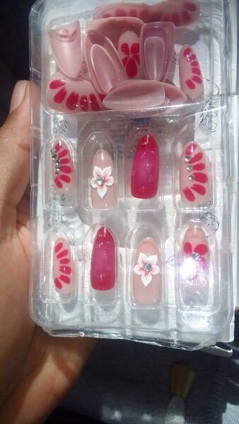Faux ongles rose