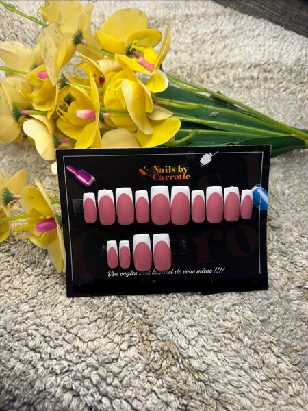 Kit Faux Ongles Roses Carrotte
