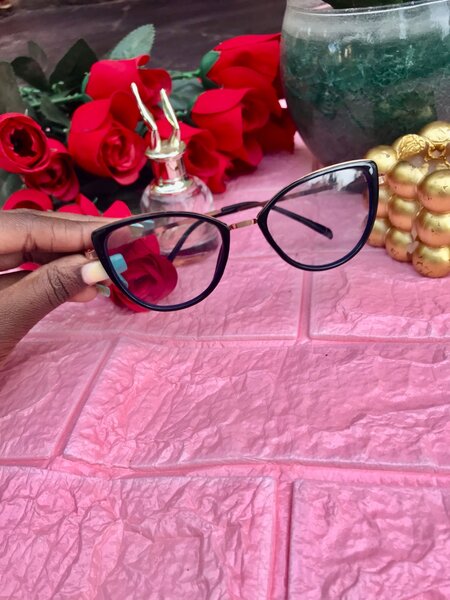 Colormatic glasses