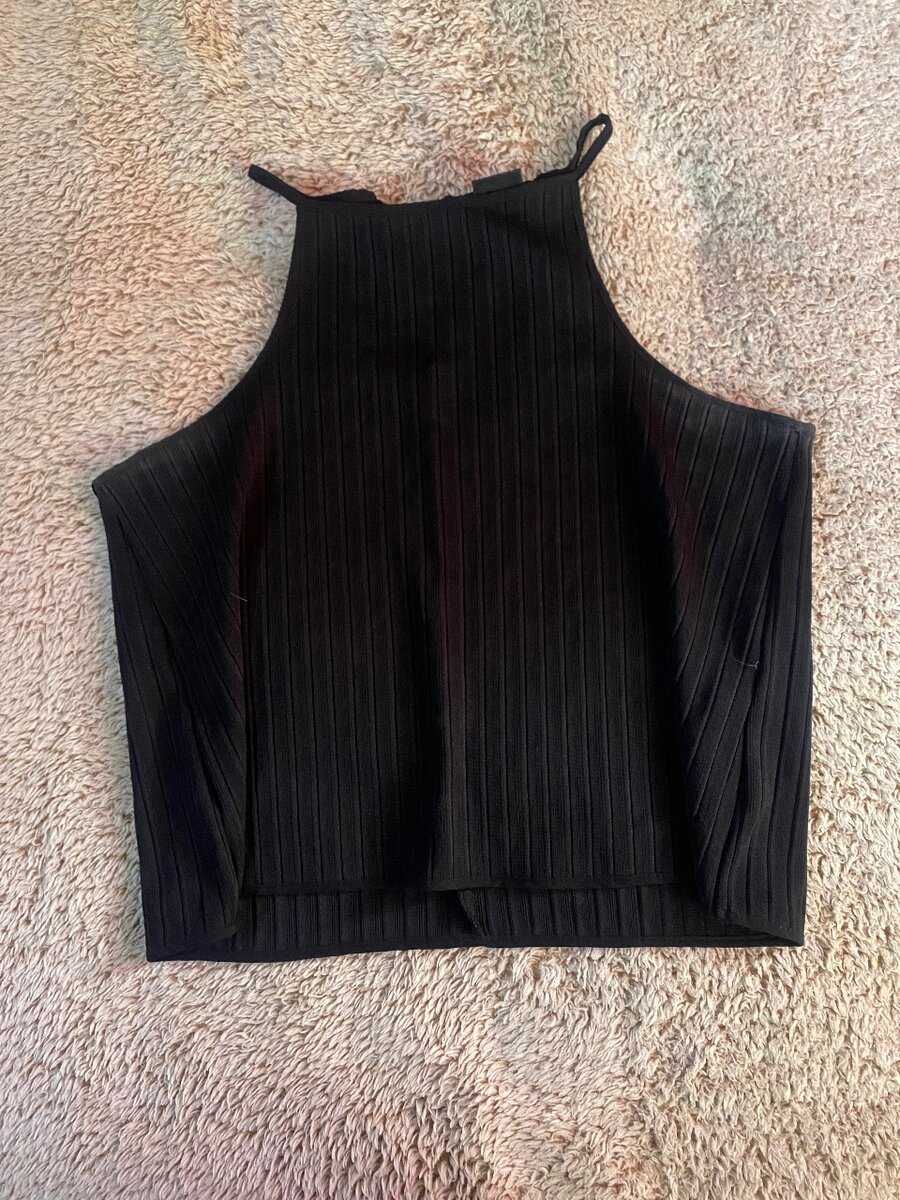Black crop top