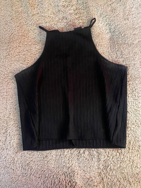 Black crop top