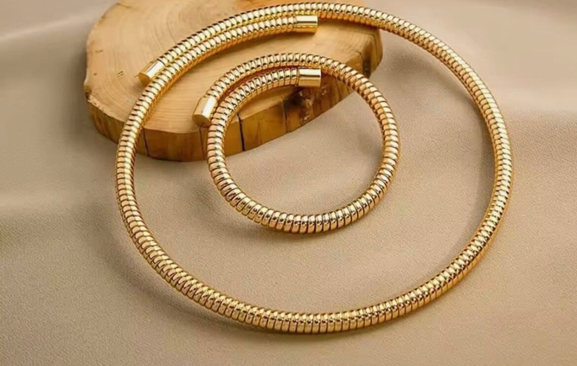 Statement jewelry