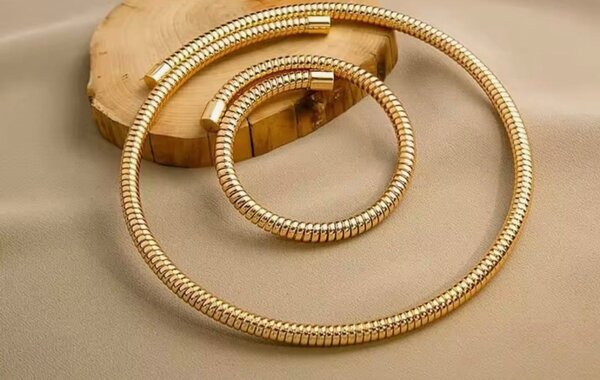 Statement jewelry
