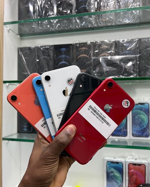 iPhone XR 64giga Casi neuf disponible