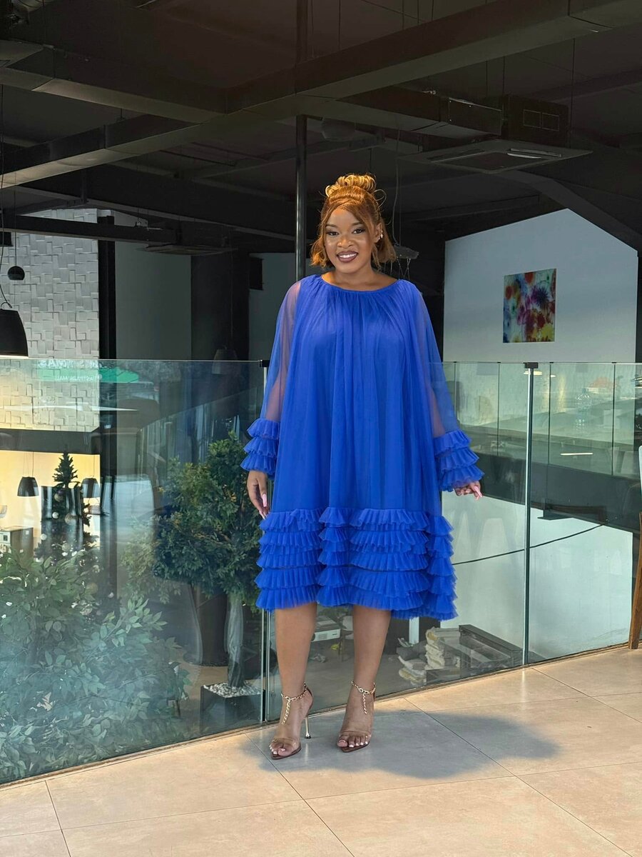 blue dress