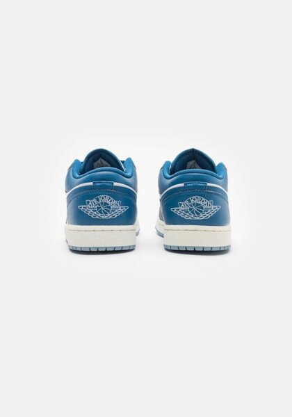 AIR JORDAN