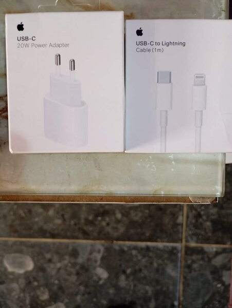 Chargeur IPHONE