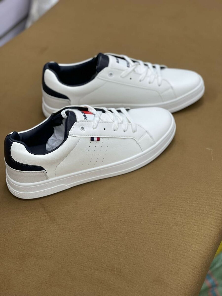 Tommy Hilfiger