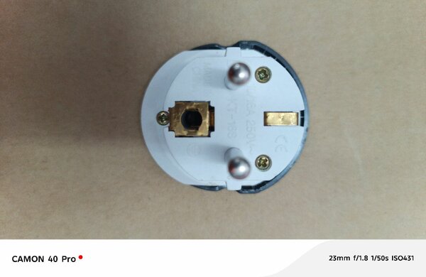 Adaptateur secteur