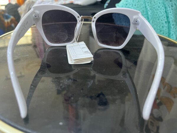 FASHION EYE WEAR