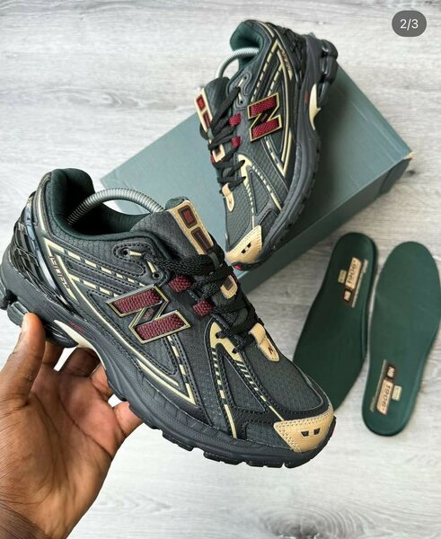 Sneakers