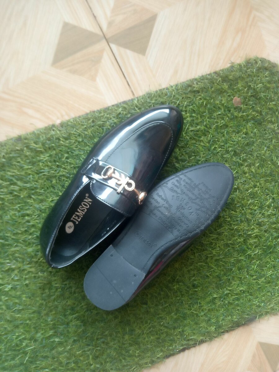 Dressing shoes