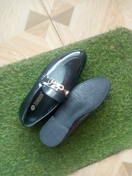 Dressing shoes