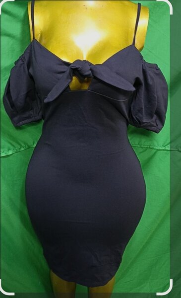 Robe Noire Élégante Soirée