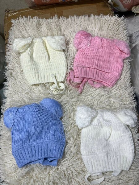 Bonnet tricoté bébé mignon