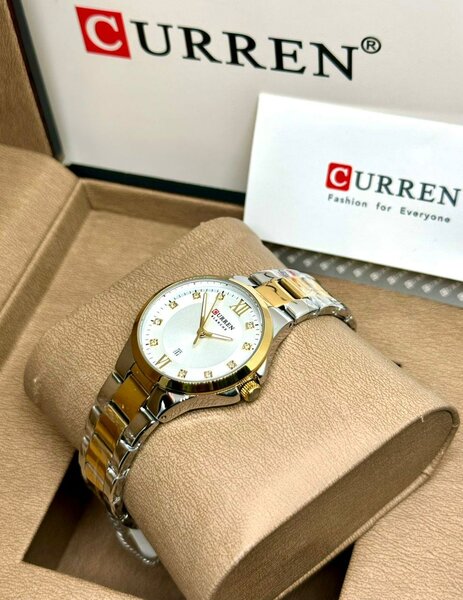Montre élégante en acier inoxydable