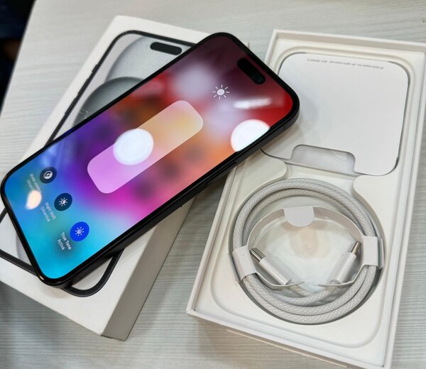 iPhone  15