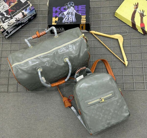 Travel bags set