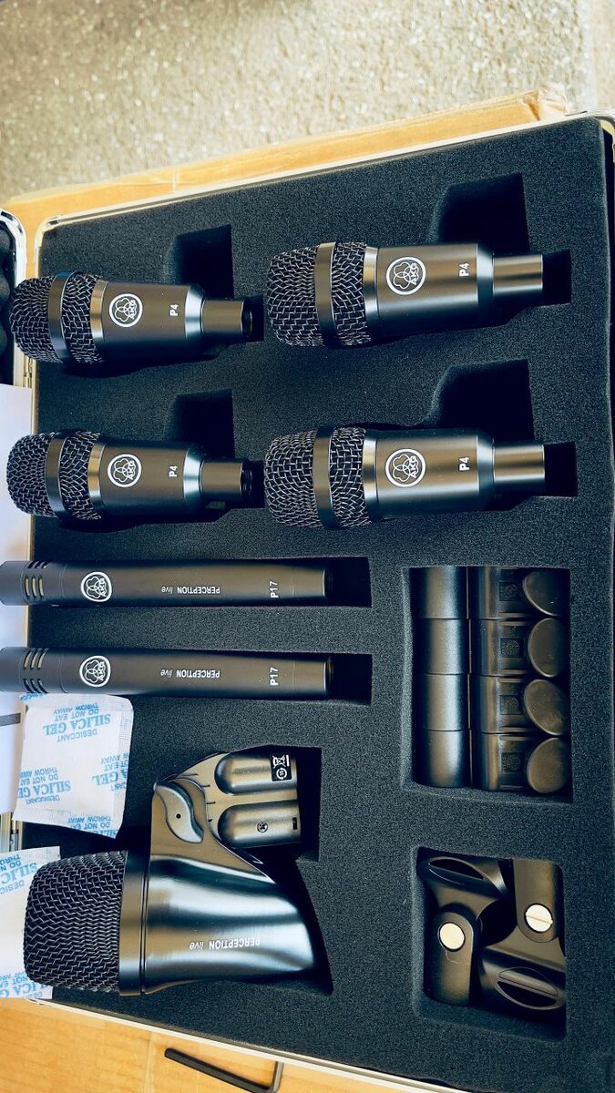 AKG