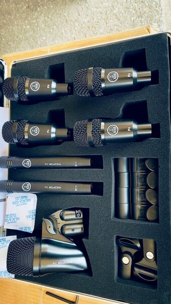 AKG