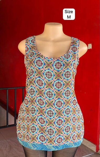 Premium thrift tops 