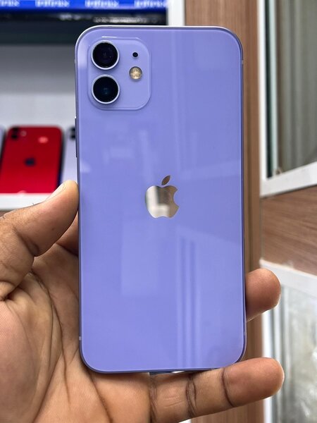 iPhone 12 simple