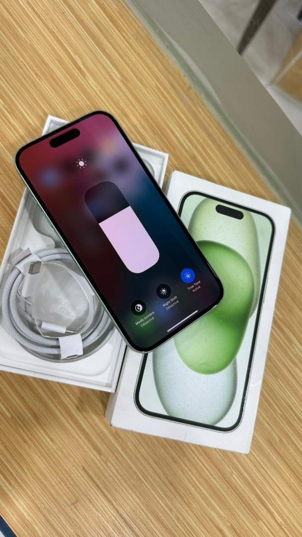 iphone 15 simple 128giga état