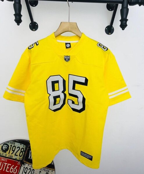 T-shirt with number