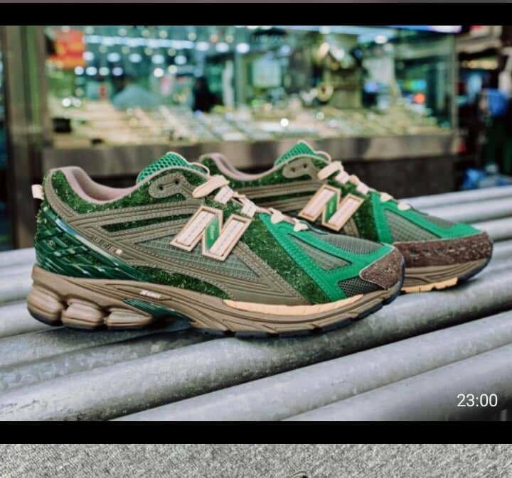 Sneaker