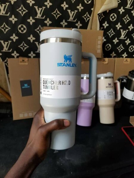 Vacuum cup