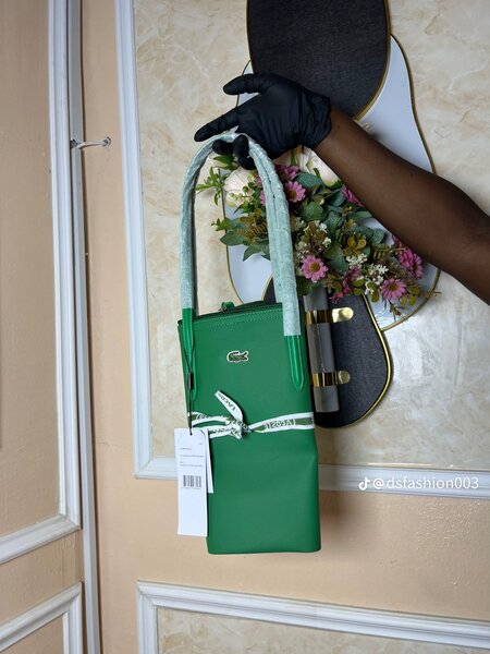 Lacoste caba