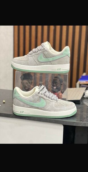 Sneaker Home
