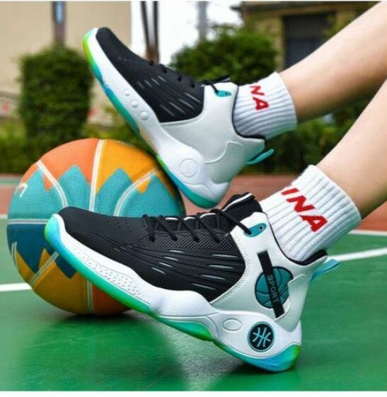 Men sneakers