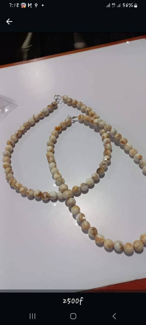 Collier perles naturelles élégantes