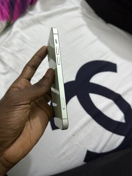 iPhone 12 simple