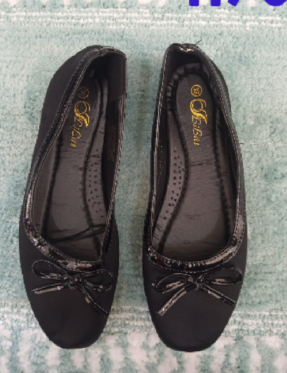 Adult's shoes 