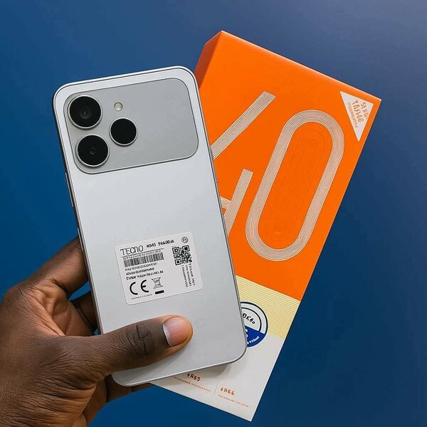 Smartphone TECNO SPARK 40
