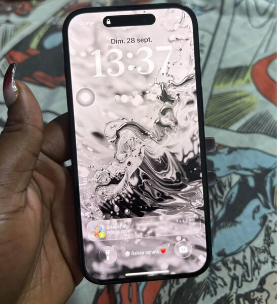 iPhone Noir Élégant 128 Go