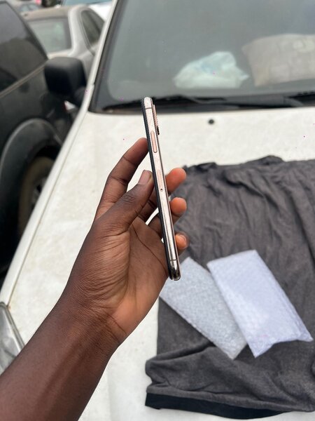 iPhone Xs 64GB Or