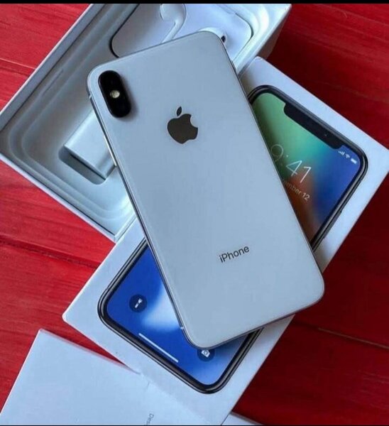 iPhone X avec accessoires