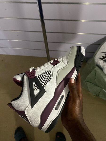 Jordan 4 PSG