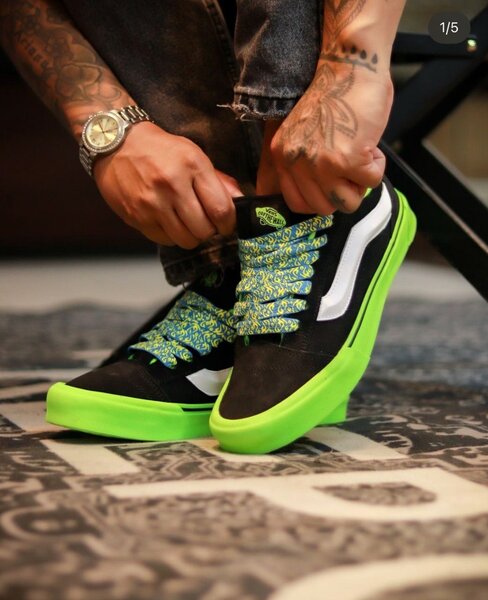 Vans knu skuul