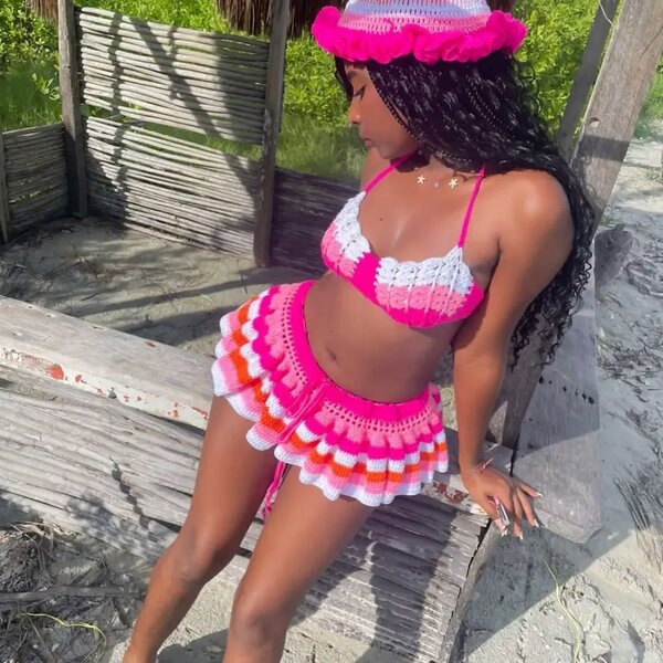 HappyHook Barbie wear