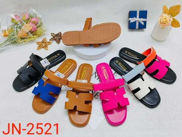 Sandales en cuir colorées