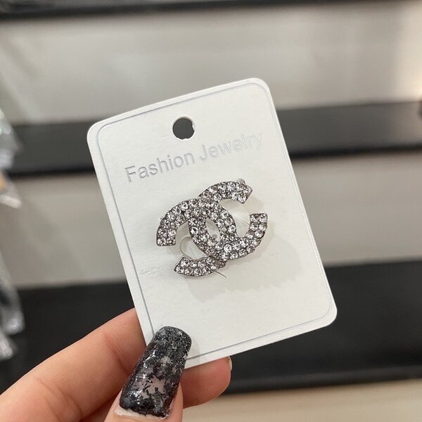 Élégante Broche
